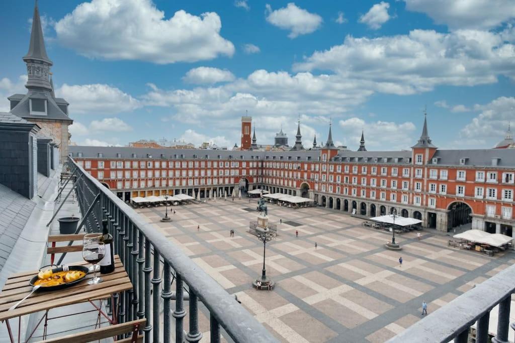 Yoomi Homes Plaza Mayor Madrid Exterior foto